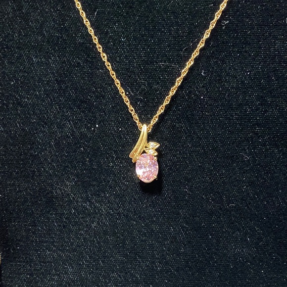 Unique Vintage Jewelry - Vintage Gold plated sterling silver pink crystal Pendant and 18” chain Necklace